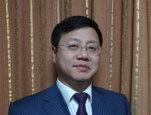 尚晓峰半身照_副本2.jpg